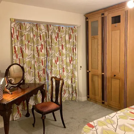 Self Catering Apartment- 11a Westbourne Place * Cobh